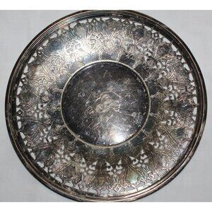 Vintage EPNS 3025 Mfg. Co Silver Plate tray Ornate Round made in USA